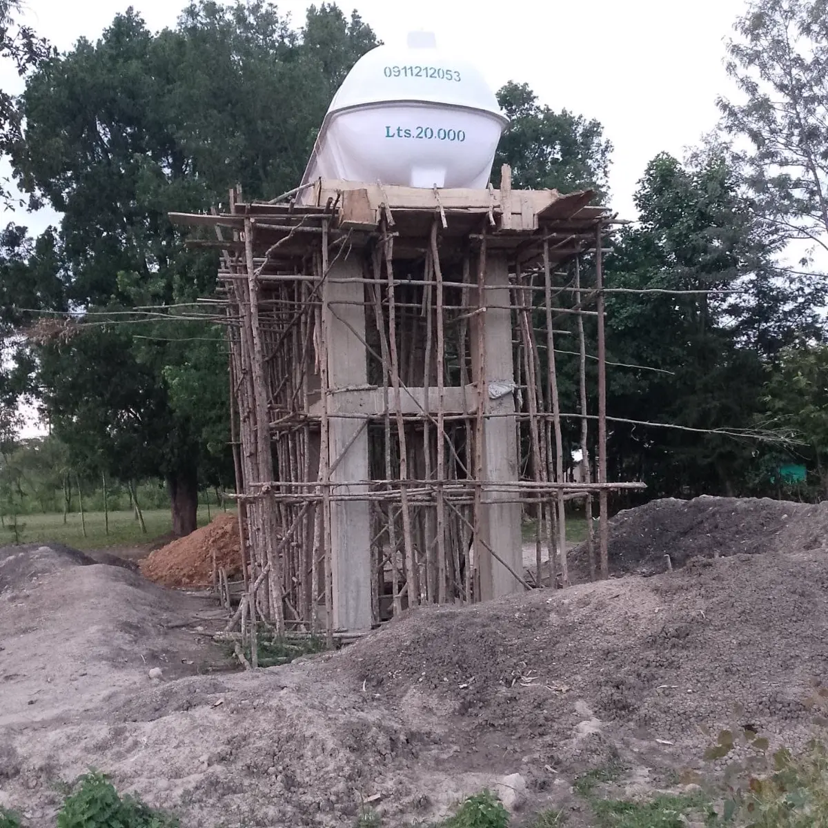 Structural work on an elevated water tank